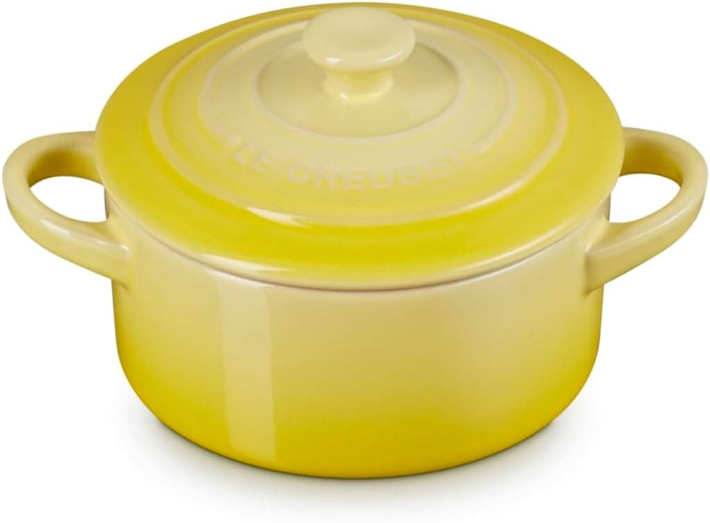 Le Creuset Mini Cocotte redonda de gres, 8 onzas, Soleil