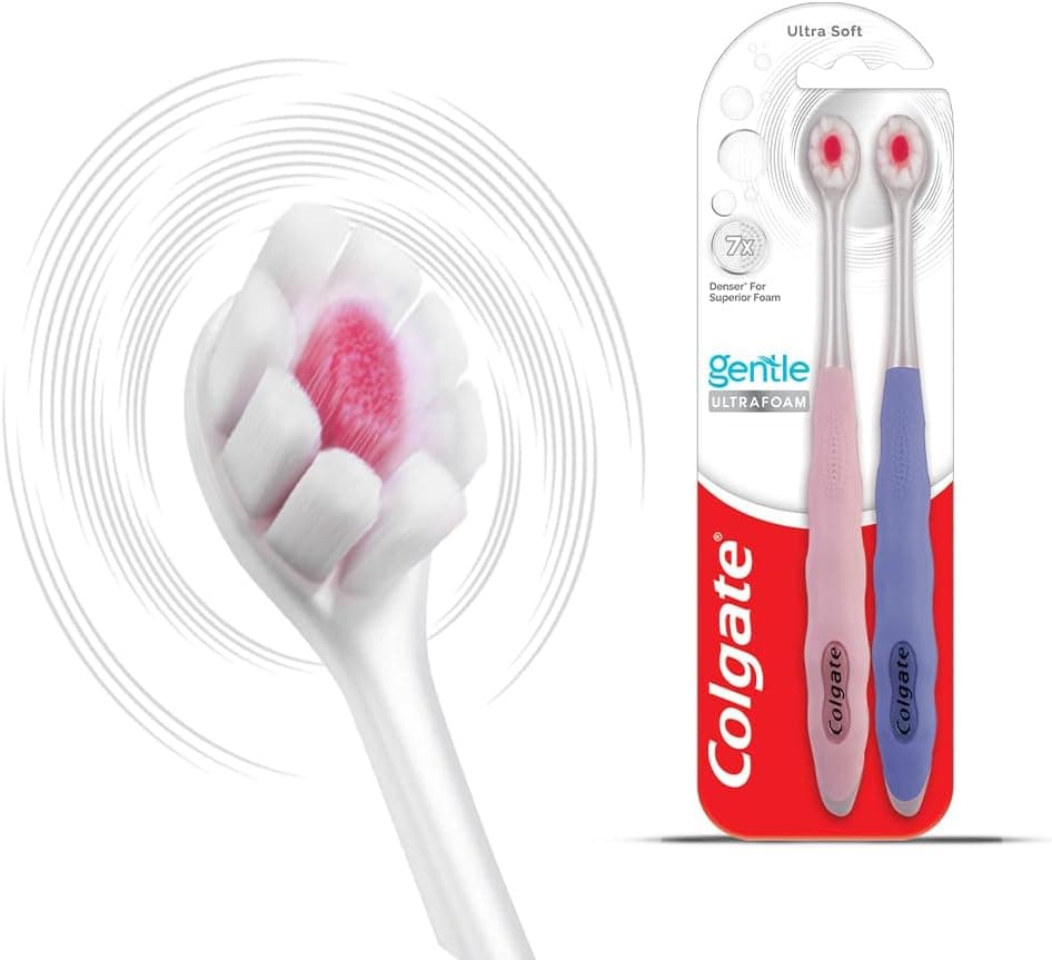 Colgate Gentle UltraFoam Cepillo de dientes manual de cerdas ultra suaves para adultos, 2 unidades, cerdas suaves para una limpieza superior, multicolor