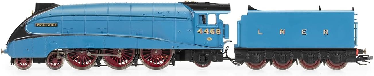 Hornby TT:120 Steam Train - TT3007M LNER Class A4 4-6-2 4468 'Mallard' - Era 3 TT Gauge Locomotives for Train Set, Engine Models for Adults - 1:120 Scale Model Gift | Era 3 TT Gauge Locomotives for Train Set, Engine Models for Adults, 1:120 Scale Model Gift