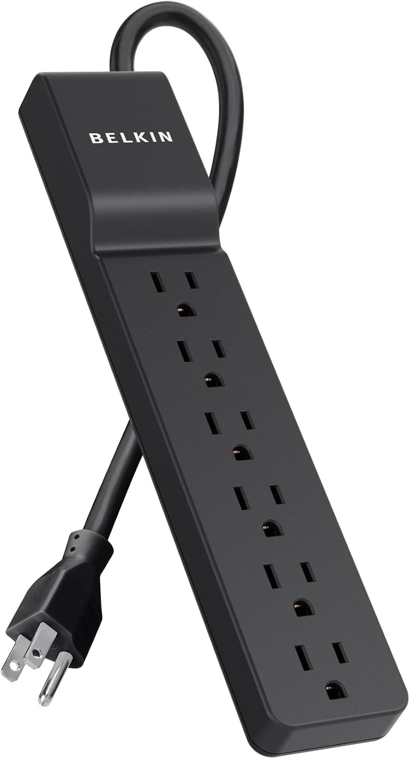 Belkin regleta protectora contra sobretensiones de 6 tomacorrientes, 700 J, cable de 4 pies, negro | Tomacorrientes de 3 clavijas con conexión a tierra, enchufe recto compacto, oficina en casa, computadora de escritorio, TV, configuración de juegos, dormitorio