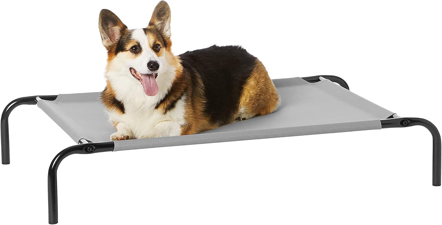 Amazon Basics Cama elevada para perros refrescante y transpirable con marco de metal duradero, mediana, 43 x 26 x 7,5 pulgadas, gris, fácil de montar