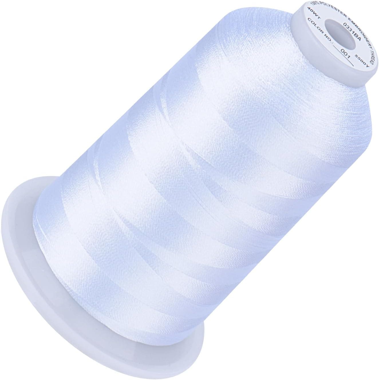 Hilo para máquina de bordar Simthread 5000M 40WT poliéster, blanco 001 | El hilo de poliéster 5000M 40WT se alimenta suavemente para proyectos de bordado domésticos o comerciales.