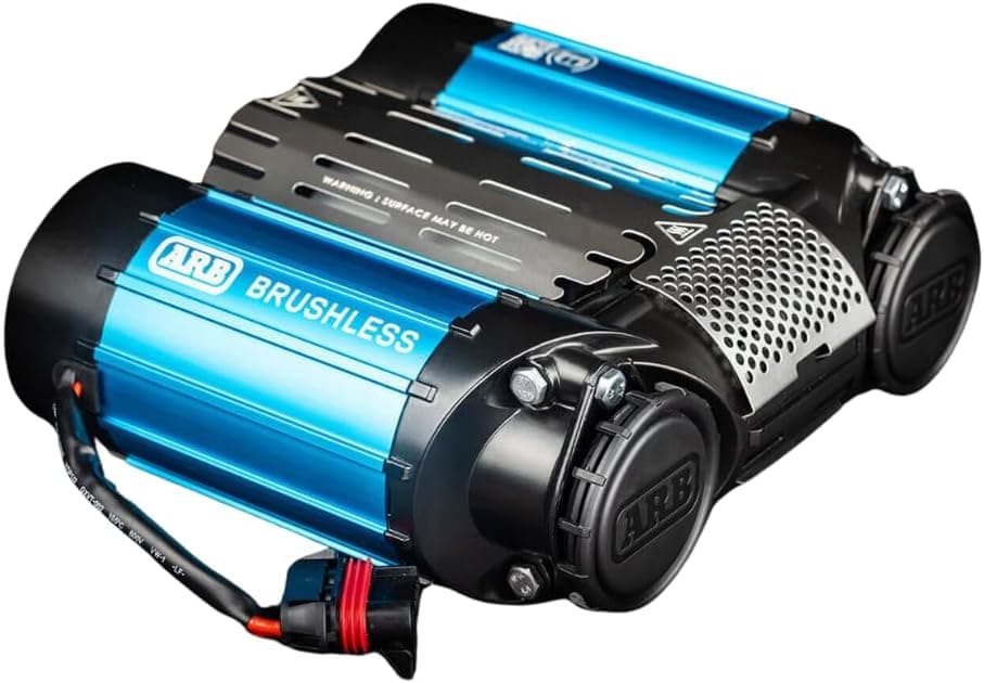 Compresor de aire sin escobillas ARB CKBLTA12 de 12 V El motor doble premium a bordo cuenta con una salida de 1,5 veces. Ideal para inflar neumáticos más rápido y aventuras todoterreno en 4x4. Lanzado en 2025.