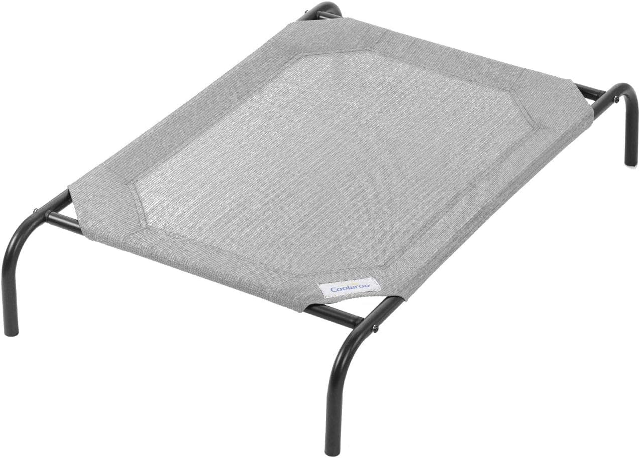 Cama elevada para perros Coolaroo Original: cama para mascotas transpirable fuera del suelo con tela refrescante, alivio de las articulaciones y tela resistente a la humedad, 100% reciclable, fácil de limpiar, gris, mediano