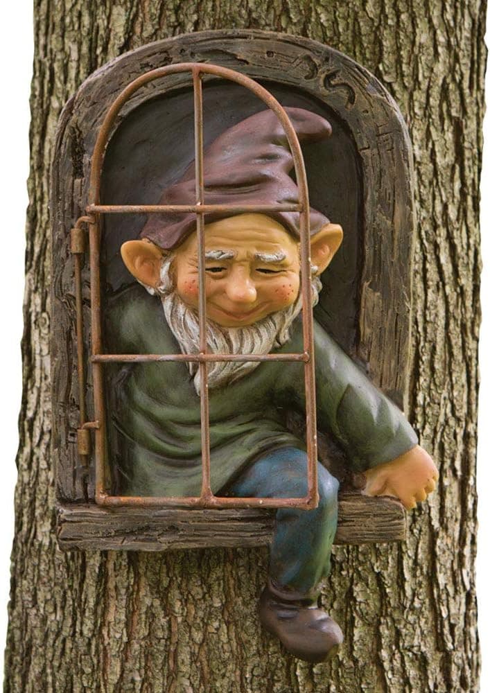 Bits and Pieces Elfo fuera de la ventana Árbol Cara Árbol Hugger | Decoraciones de jardín para abrazar árboles de 12 pulgadas, decoración de jardín caprichosa al aire libre, elfo, hada, decoraciones de jardín de gnomos, arte divertido de jardín