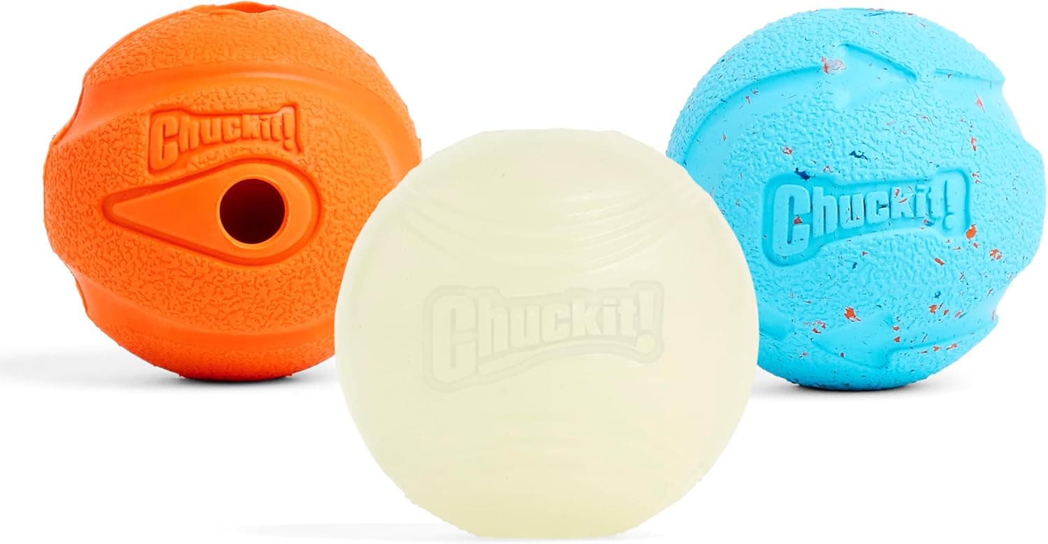 Chuckit Gen 1 Fetch Pack pelotas para perros – Juguetes interactivos para perros, pelota de búsqueda de alto rebote, pelotas flotantes ultra y resistentes, duraderas – Tamaño mediano, 2.5 pulgadas de diámetro, juego de 3