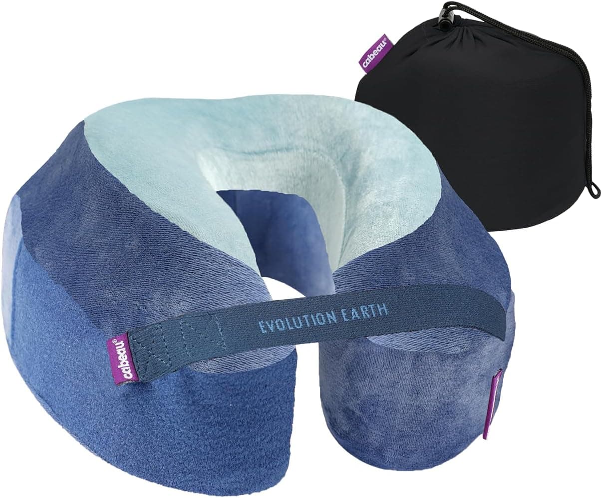Cabeau Almohada para el cuello más suave para viajar - Evolution Earth Deluxe - Soporte de cabeza, cuello y barbilla de 360° para dormir - Espuma viscoelástica sostenible - Tela suave y mantecosa con estuche de transporte compacto (Agua)