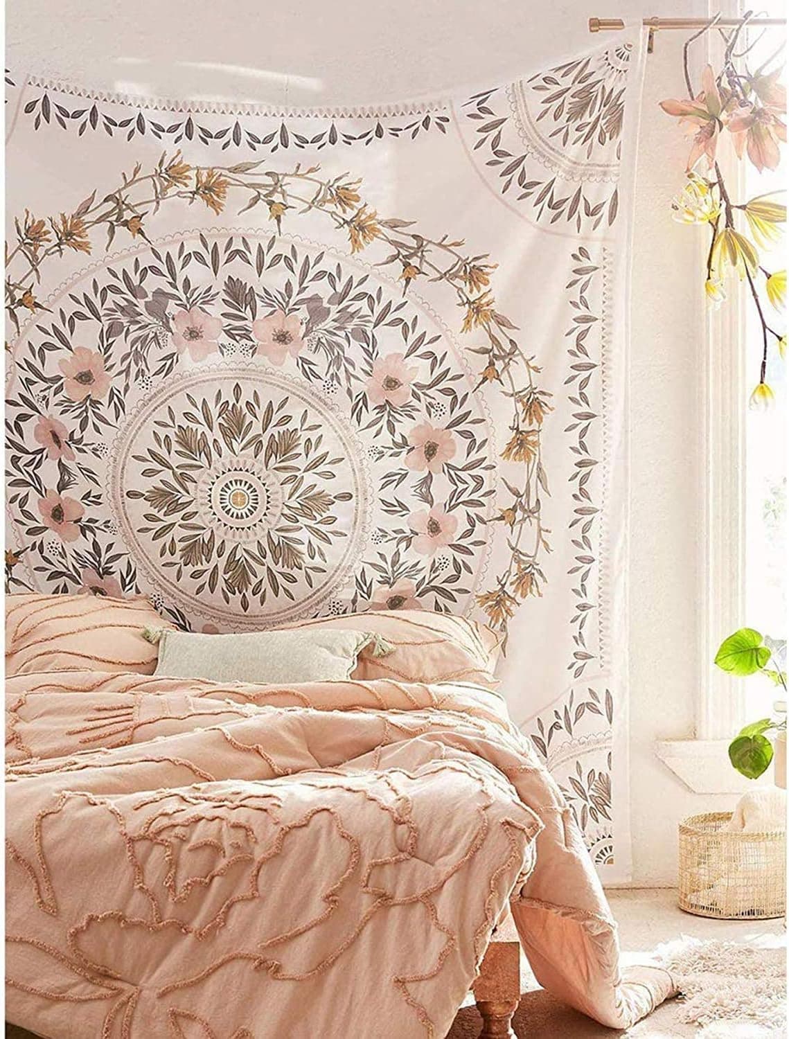 Simpkeely Tapiz con medallón floral esbozado, tapiz de mandala bohemio para colgar en la pared, mural con impresión de arte indio para dormitorio, sala de estar, dormitorio, decoración del hogar, 69 x 90 pulgadas (malva)