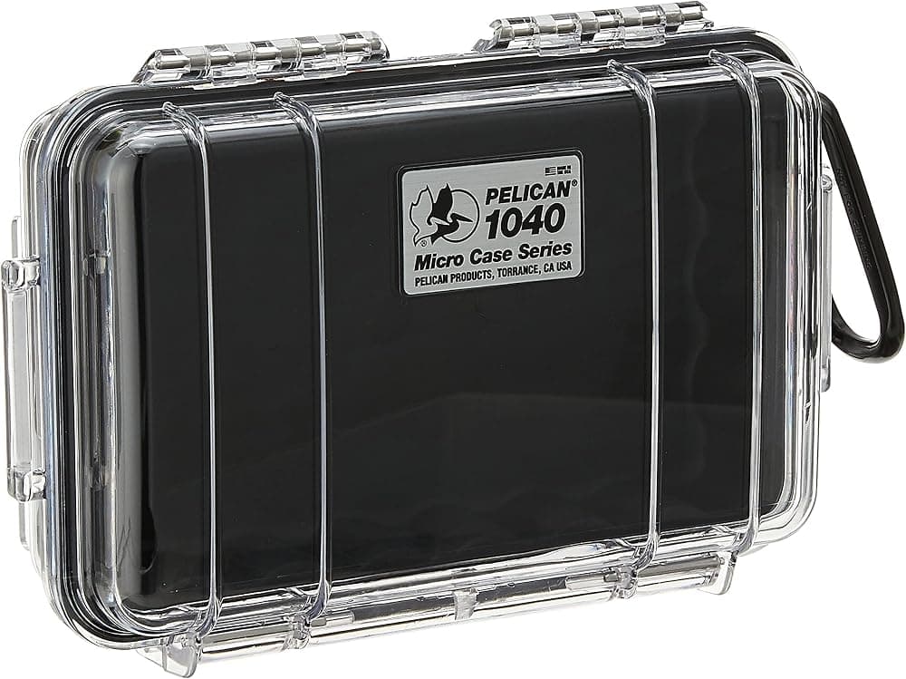 Pelican 1040 Micro Estuche (Negro/Transparente) | Carcasa rígida hermética con revestimiento de goma y válvula de purga de presión para dispositivos electrónicos, cámaras y viajes