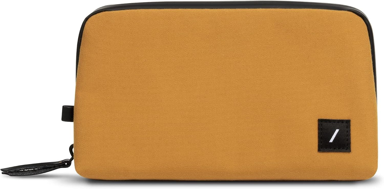 Native Union Stow Lite Organizer W.F.A Tech Organizer - Bolsa de viaje minimalista hecha de materiales reciclados para almacenamiento y protección de accesorios diarios - Almacena cables, cargadores y más (Kraft)