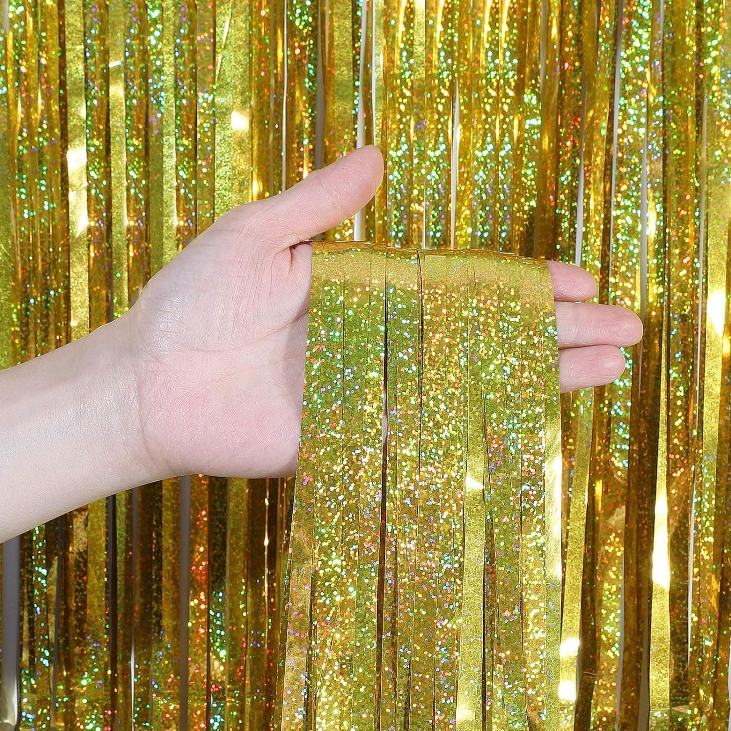 CYLMFC Cortina con flecos dorados – 2 paquetes de 3 x 8 pies, telón de fondo metálico brillante para fiestas, accesorios para fotomatón, decoraciones de cumpleaños, telón de fondo dorado para cumpleaños