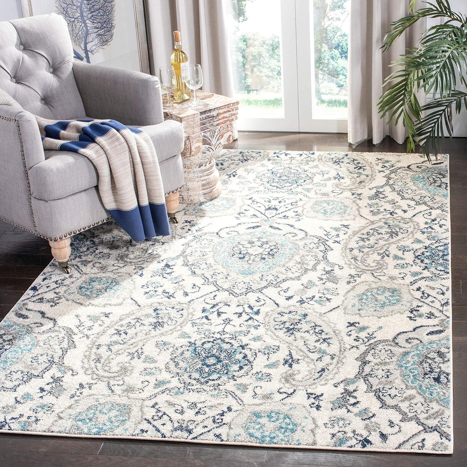 SAFAVIEH Madison Collection Alfombra decorativa – 4' x 6', color crema y gris claro, diseño bohemio chic de cachemira, no se desprende y de fácil cuidado, ideal para zonas de alto tráfico en la entrada, sala de estar, dormitorio (MAD600C)