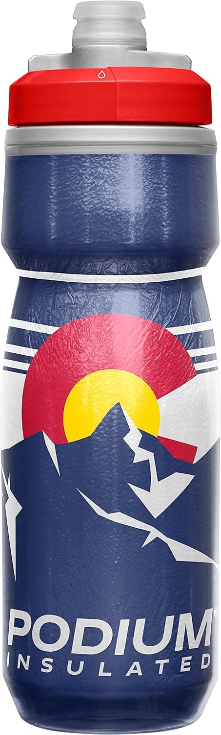 Botella de agua CamelBak Podium Chill de 21 oz, Colorado | Diseño fácil de apretar, aislamiento de doble pared, tapa autosellante de alto flujo, ajuste seguro de la jaula de la bicicleta, botella de ciclismo duradera